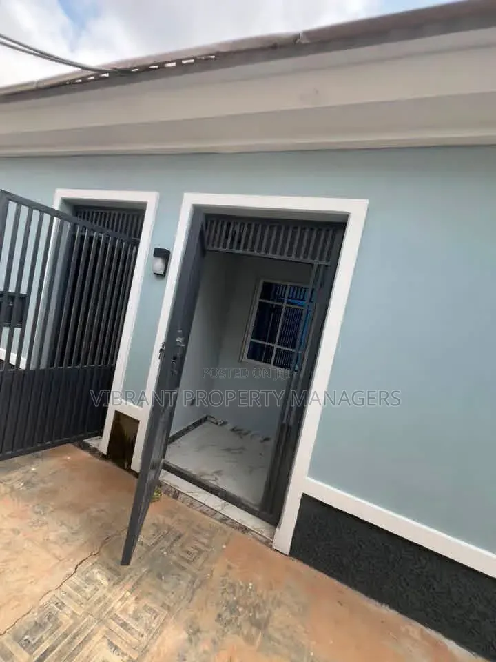 1bdrm Block of Flats in Water Intake Maigero, Kaduna / Kaduna State in Kaduna / Kaduna State