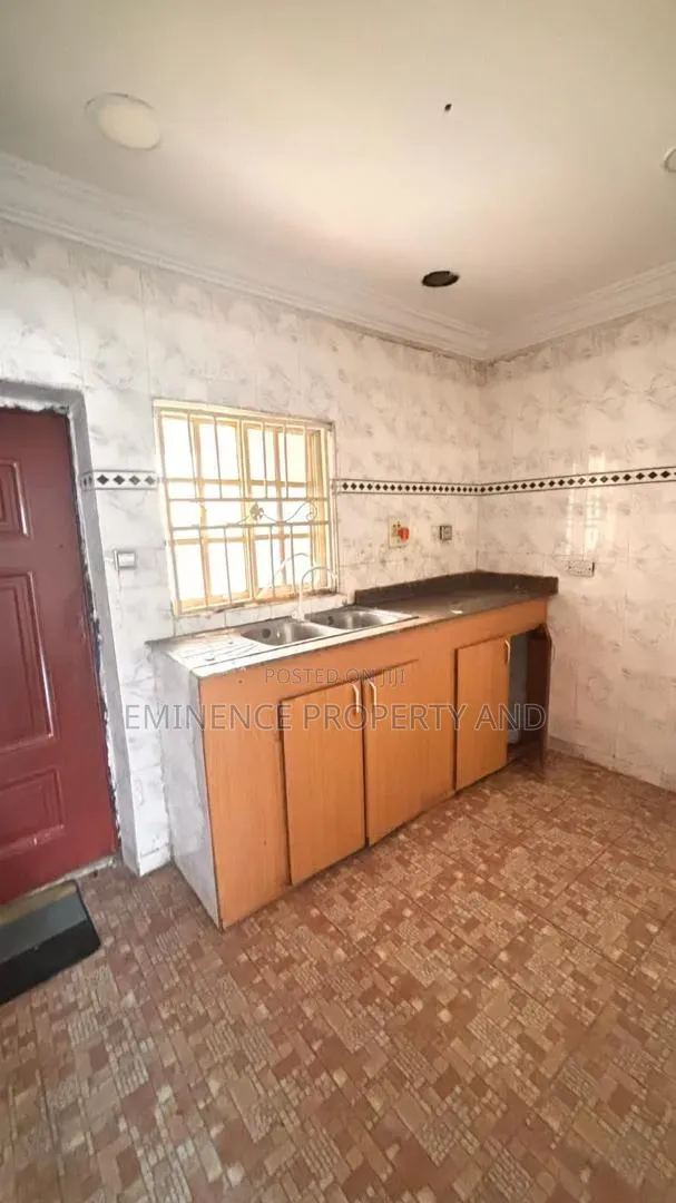 2bdrm Apartment in Ogombo for rent in Ogombo