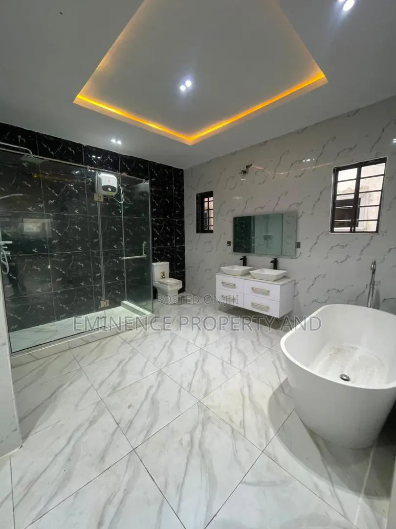 2bdrm Apartment in Chevron for rent in Chevron