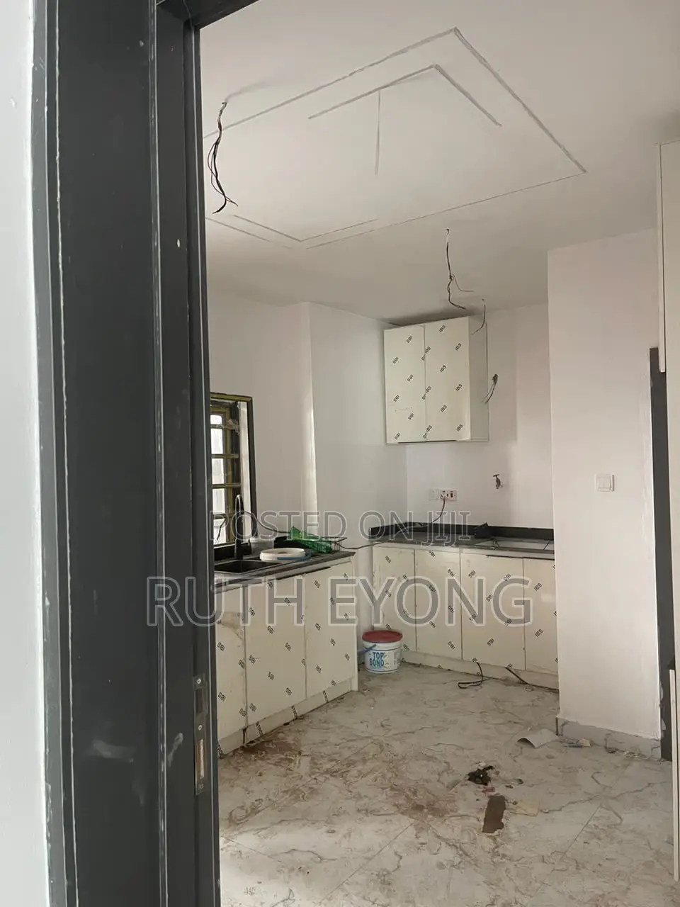 3bdrm Apartment in Chevron for rent in Chevron