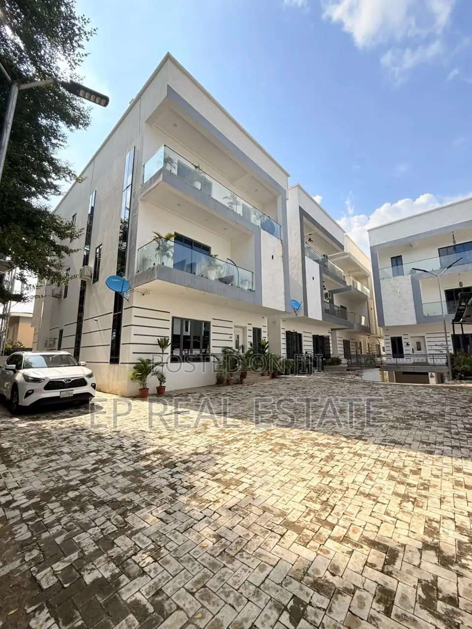 4bdrm Duplex in Utako for sale in Utako
