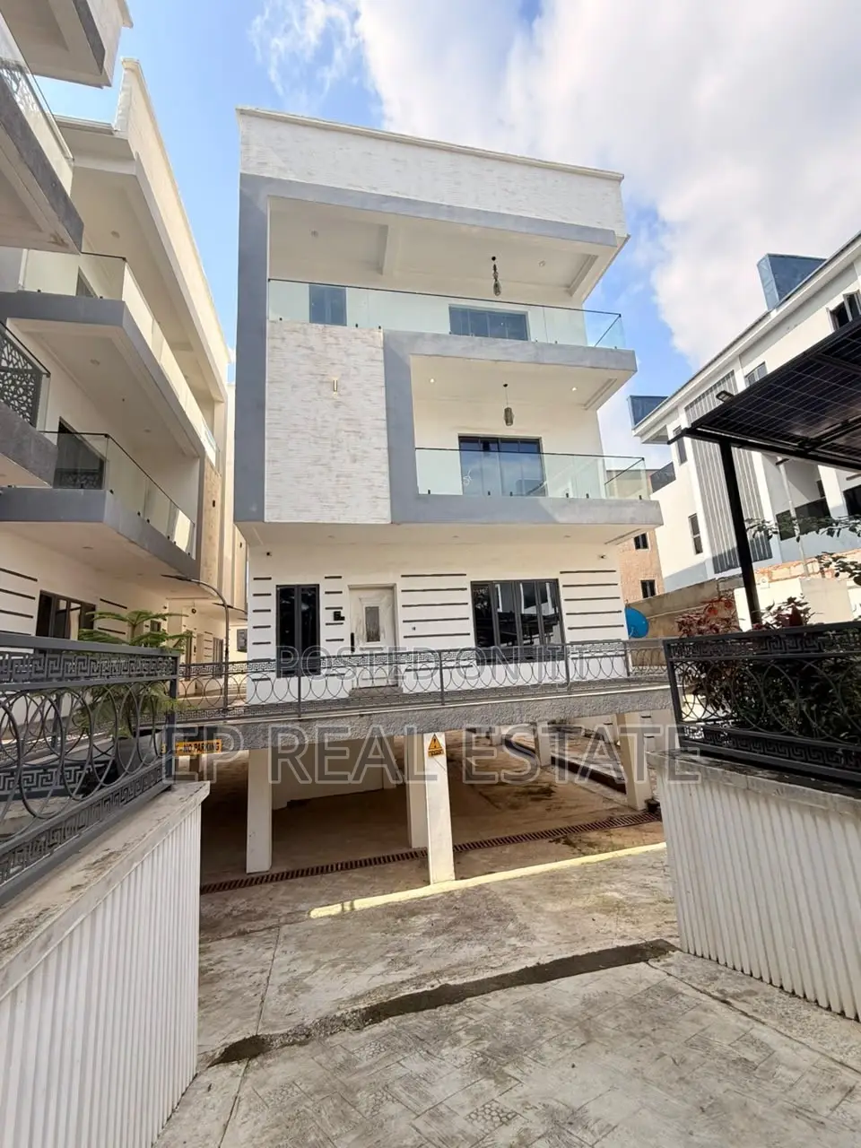 4bdrm Duplex in Utako for sale in Utako