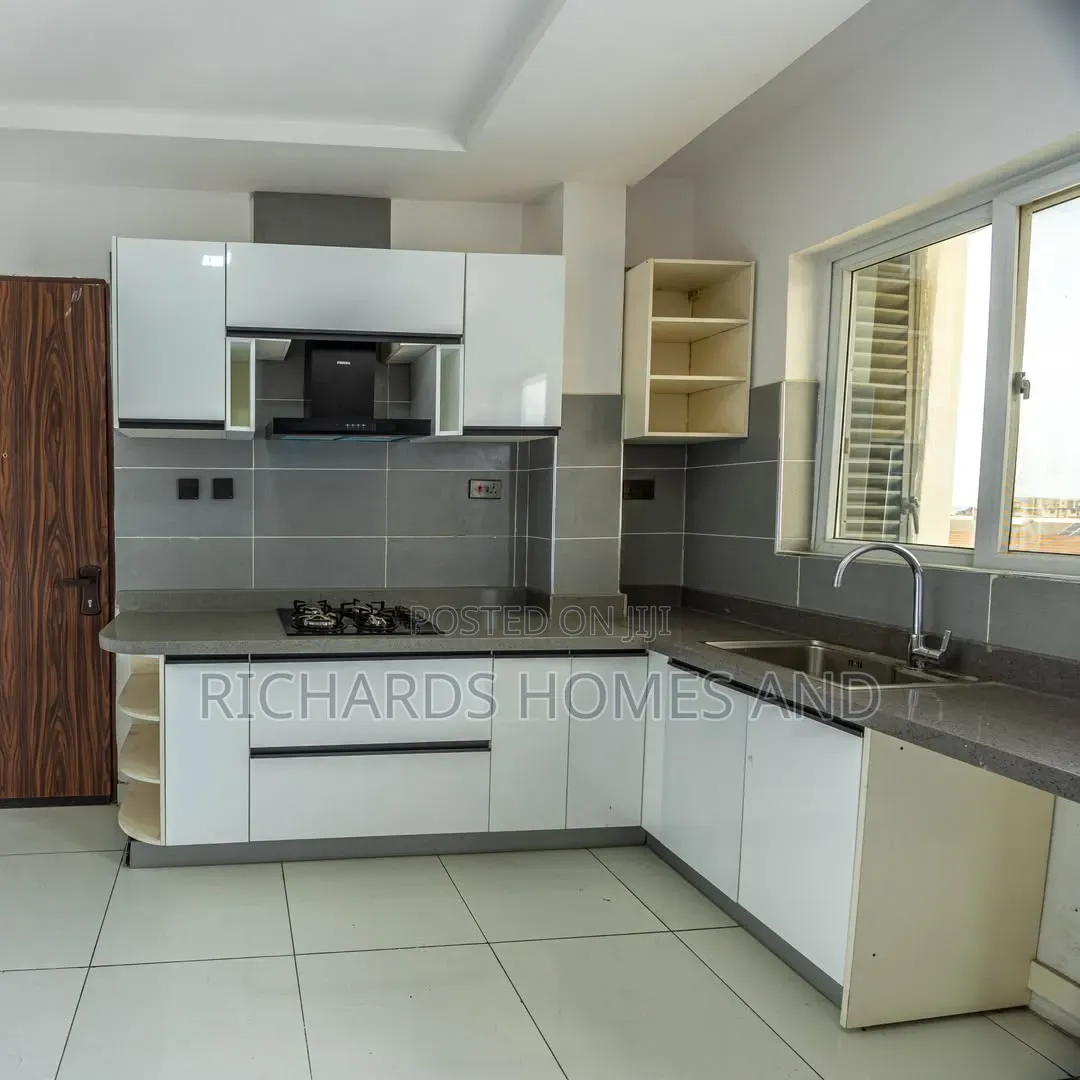3bdrm Apartment in Ikate for sale in Ikate