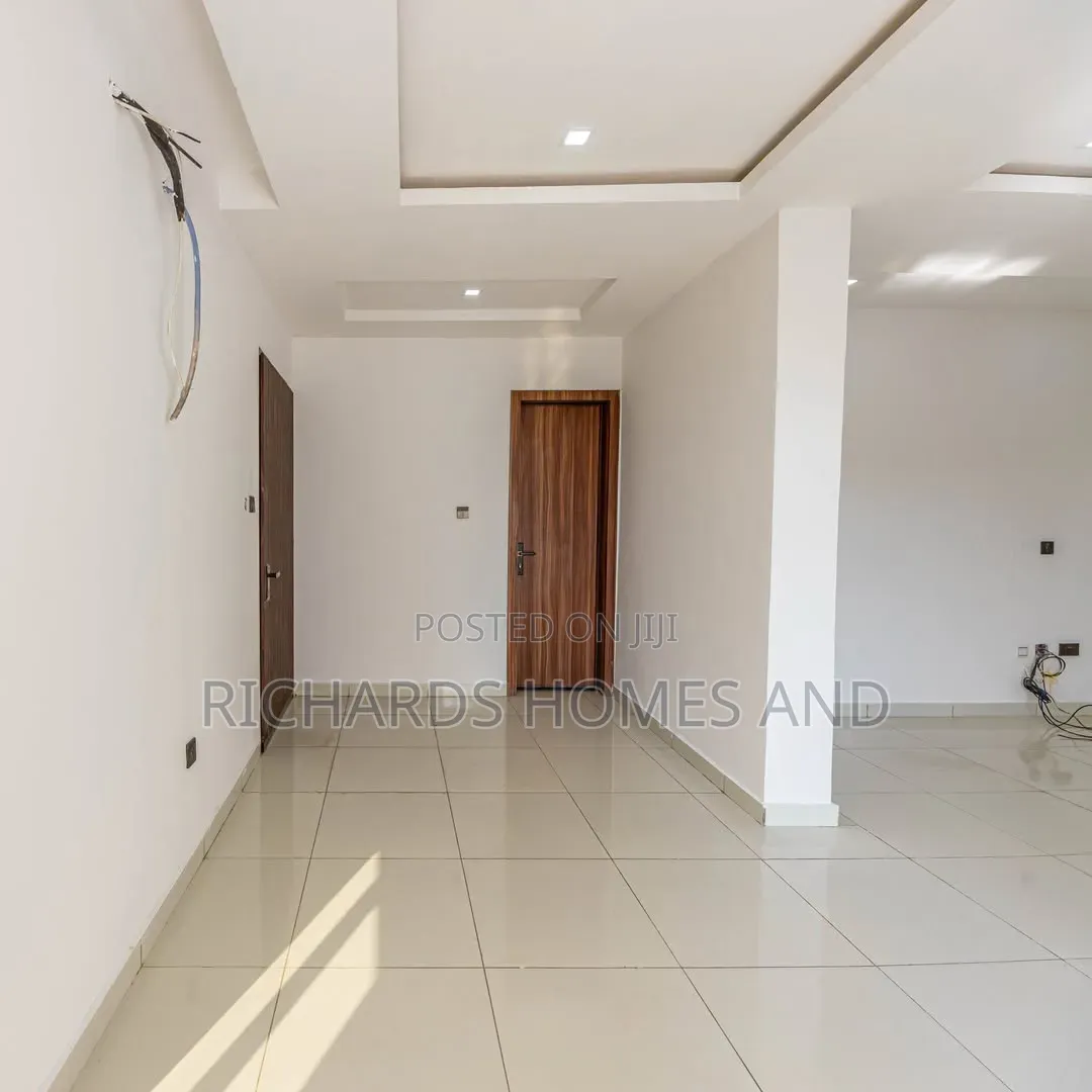 3bdrm Apartment in Ikate for sale in Ikate