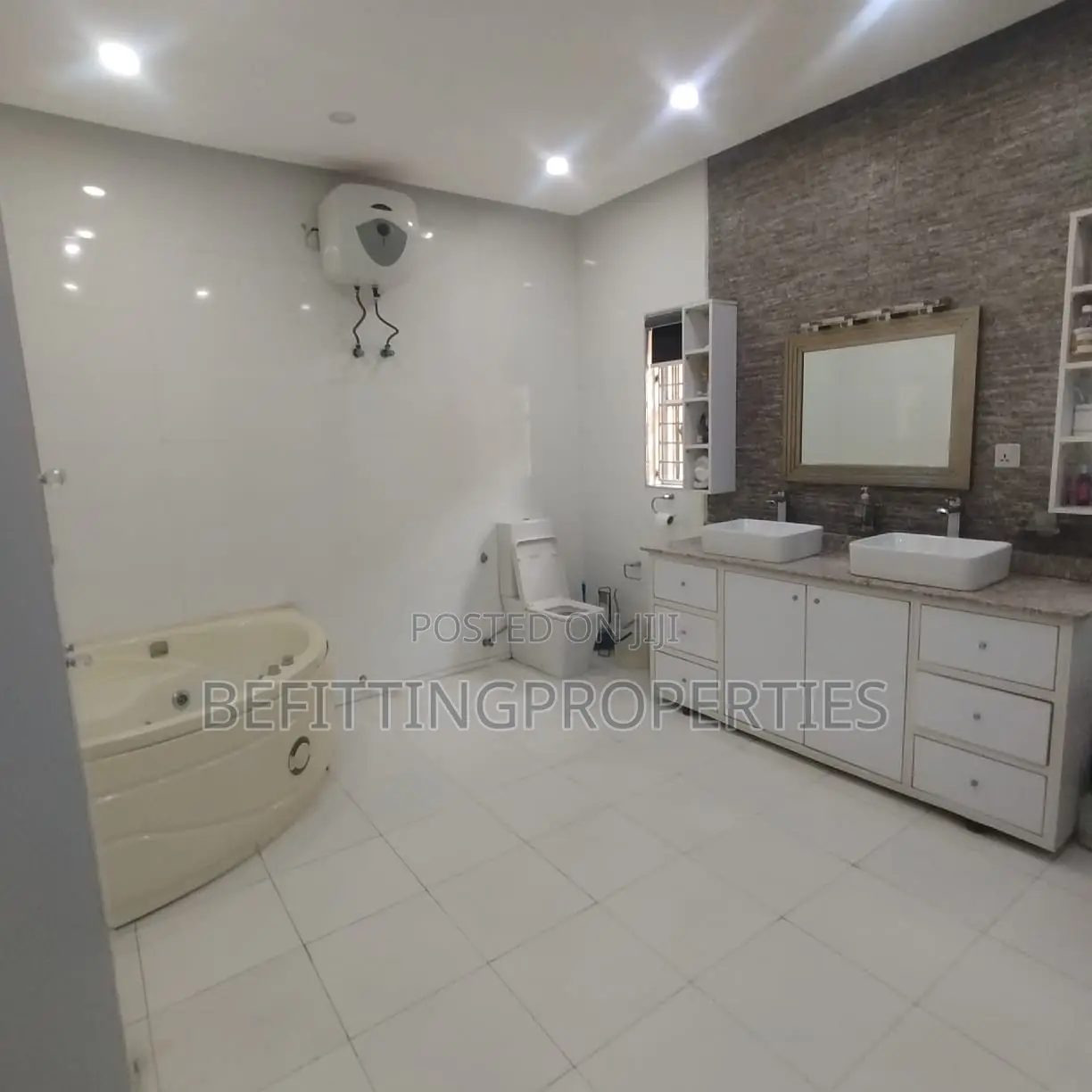 6bdrm Mansion in Lekki for sale in Lekki