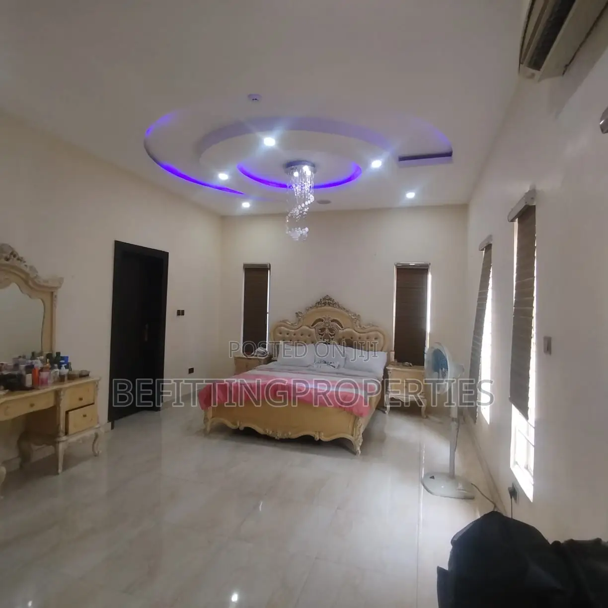 6bdrm Mansion in Lekki for sale in Lekki