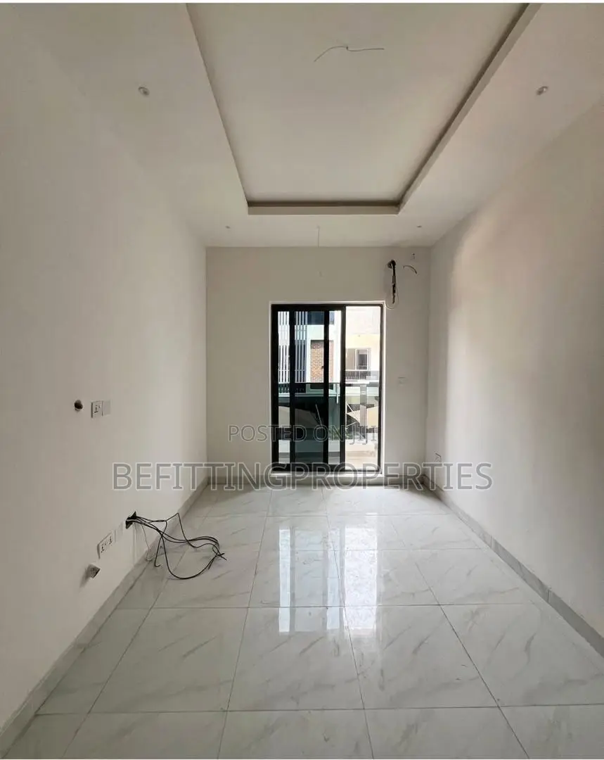 4bdrm Duplex in Lekki Phase 1 for sale in Lekki Phase 1