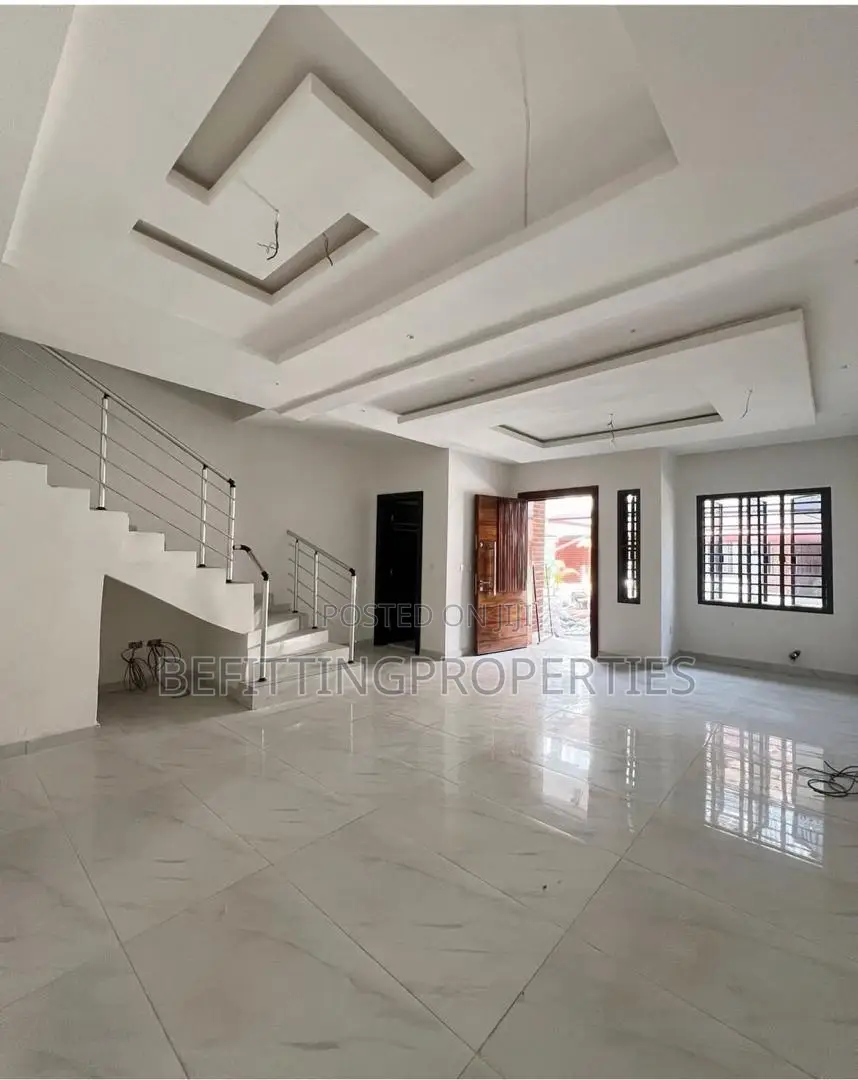 4bdrm Duplex in Lekki Phase 1 for sale in Lekki Phase 1