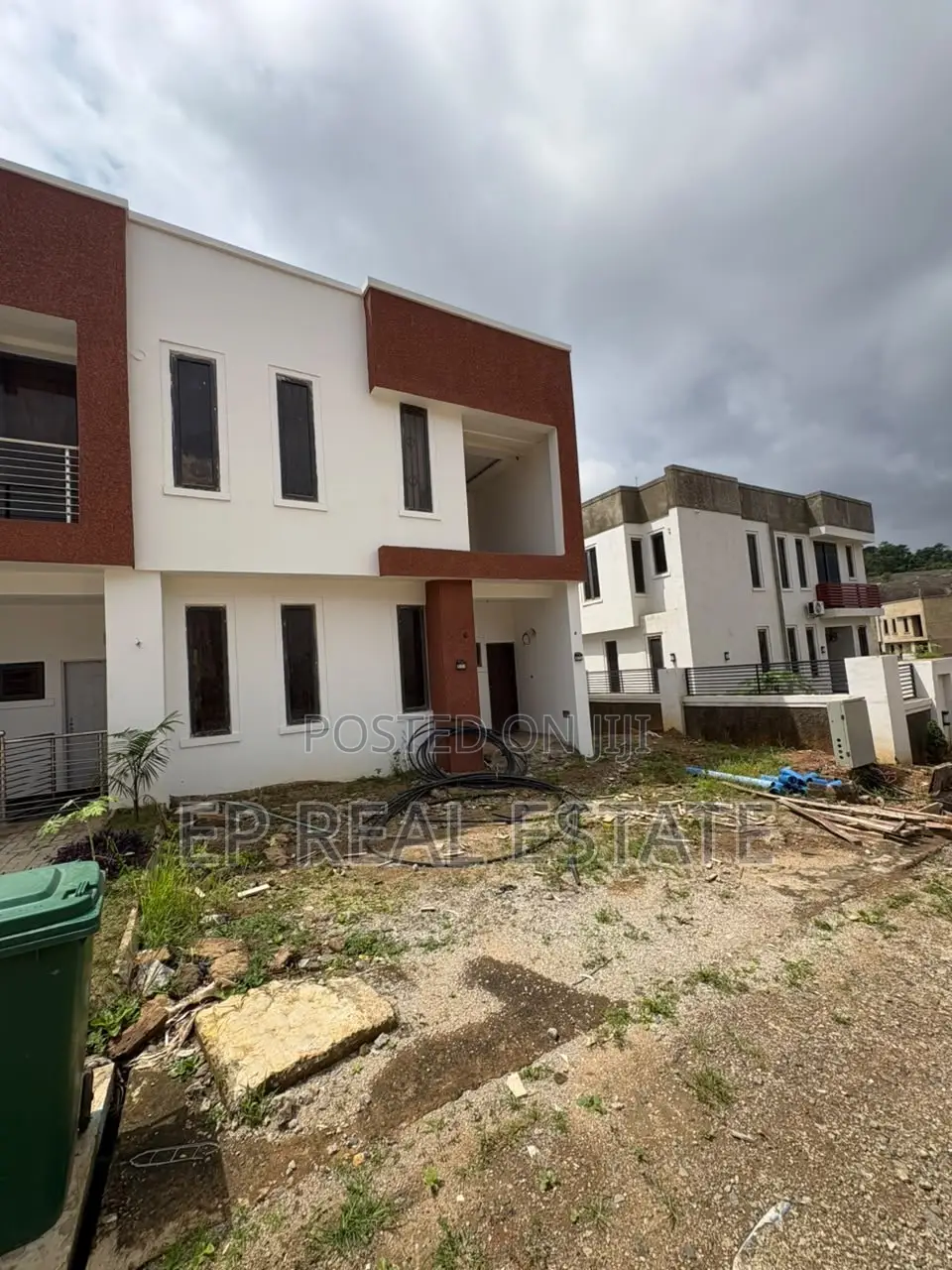 4bdrm Duplex in Apo District for sale in Apo District
