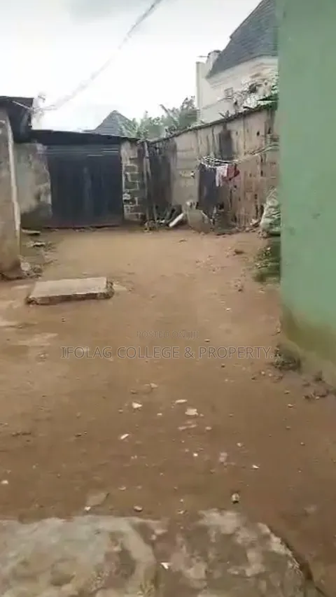 2bdrm Block of Flats in Ijegun for sale in Ijegun