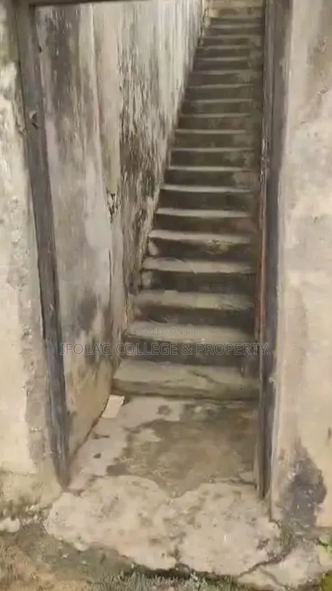 2bdrm Block of Flats in Ijegun for sale in Ijegun