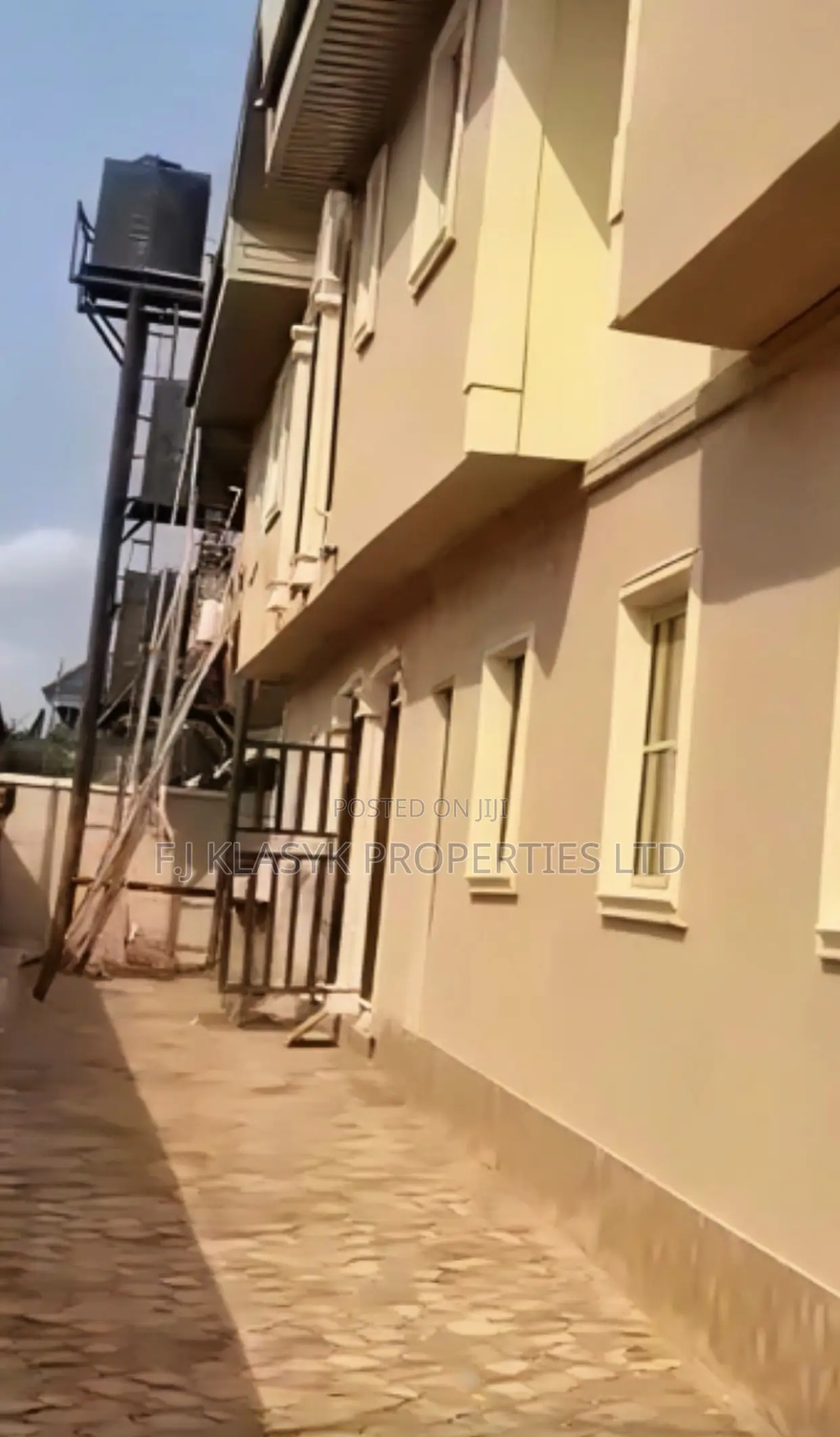 3bdrm Block of Flats in Benin City for sale in Benin City