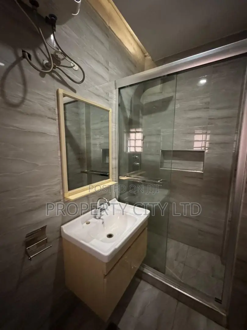 Furnished 4bdrm House in Ikeja Gra for rent in Ikeja GRA