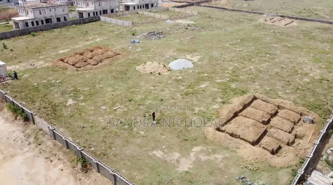 400 SQM Plot for 4 Bedroom Fully Detached Duplex and Bq in FHA
