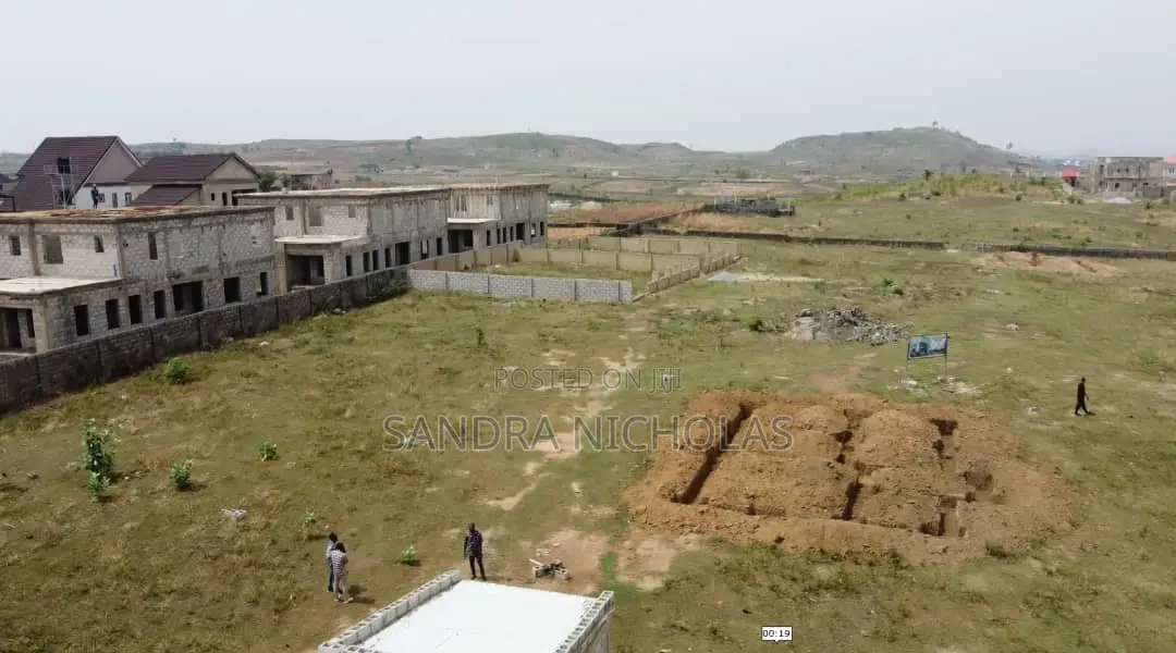 400 SQM Plot for 4 Bedroom Fully Detached Duplex and Bq in FHA
