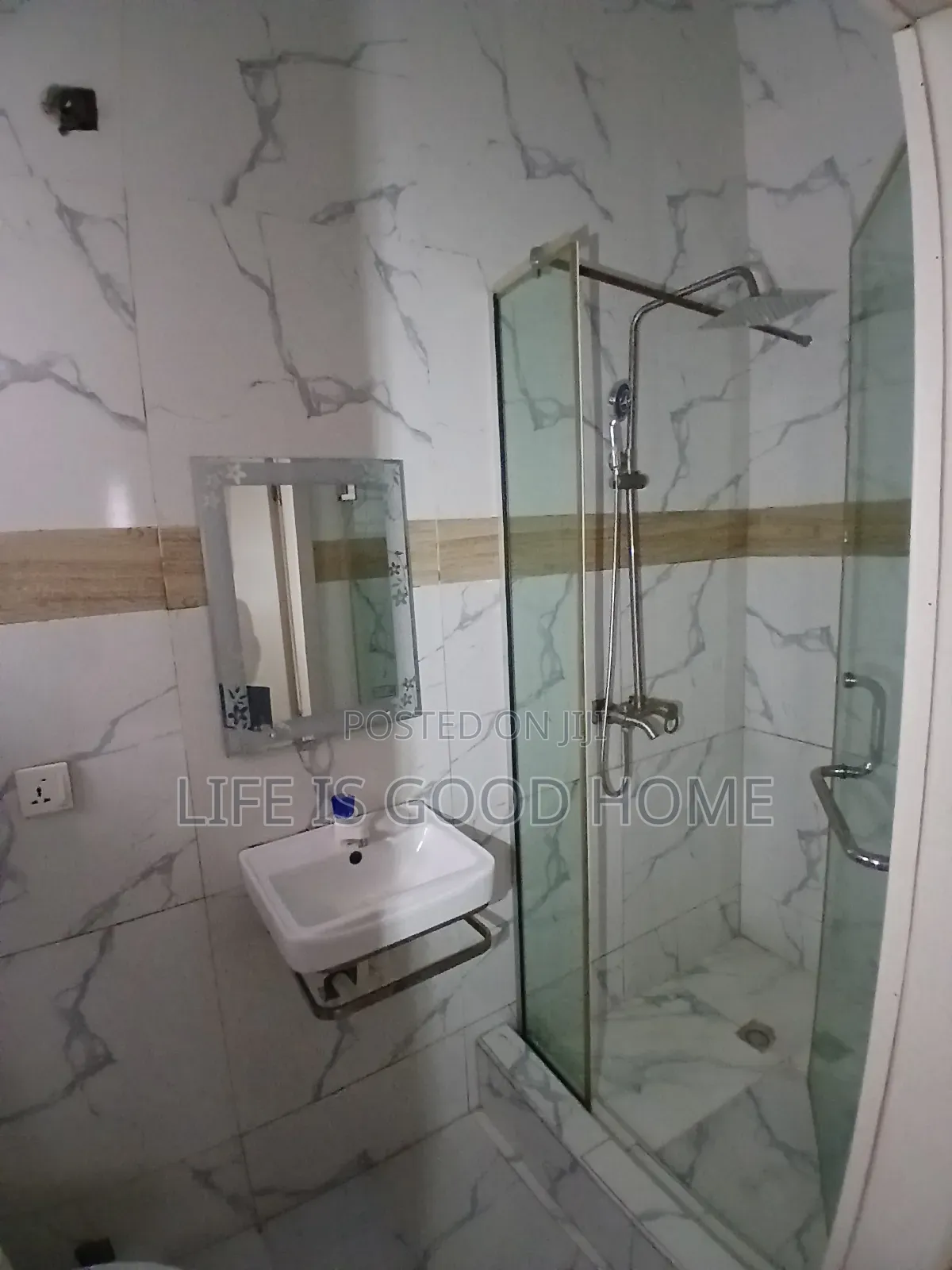 1bdrm Shared Apartment in Royal  Pine, Chevron for rent in Chevron