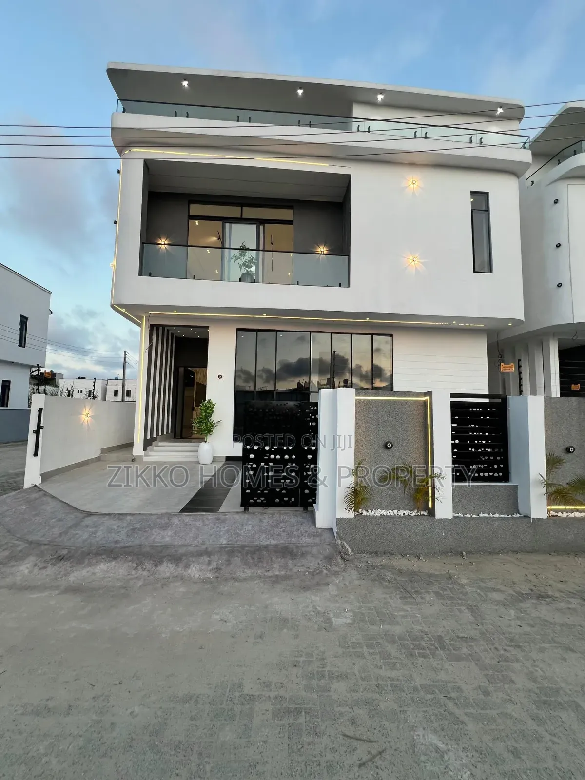 4bdrm Duplex in Ajah for sale in Ado / Ajah