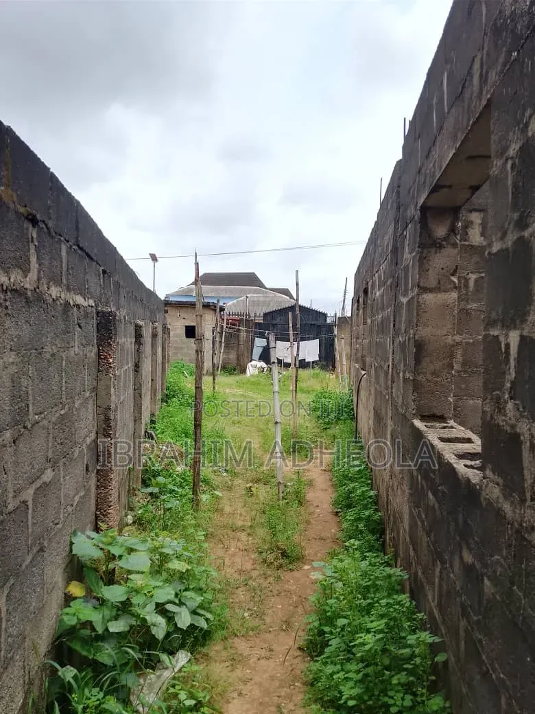3bdrm Bungalow in Isheri Olofin for sale in Isheri / Egbe Idimu