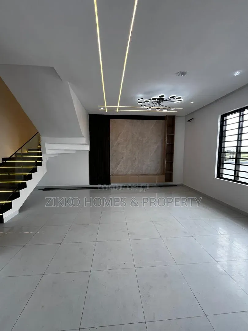 4bdrm Duplex in Ajah for sale in Ado / Ajah