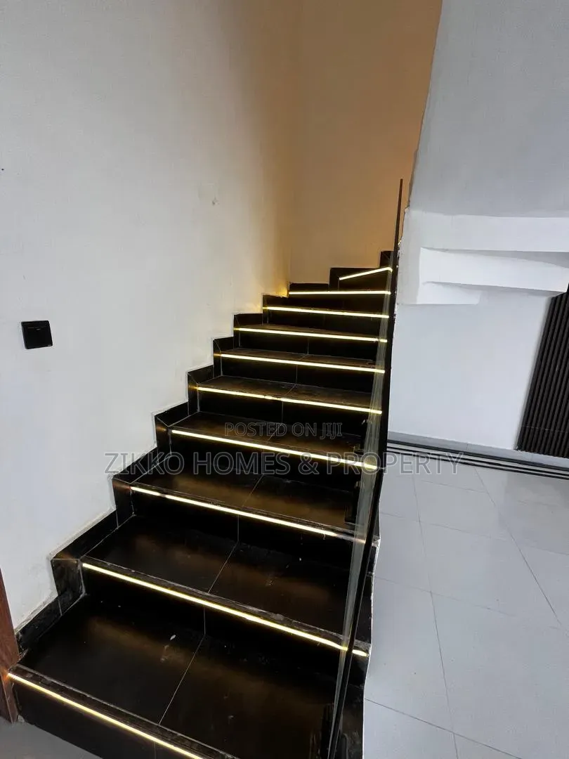 4bdrm Duplex in Ajah for sale in Ado / Ajah