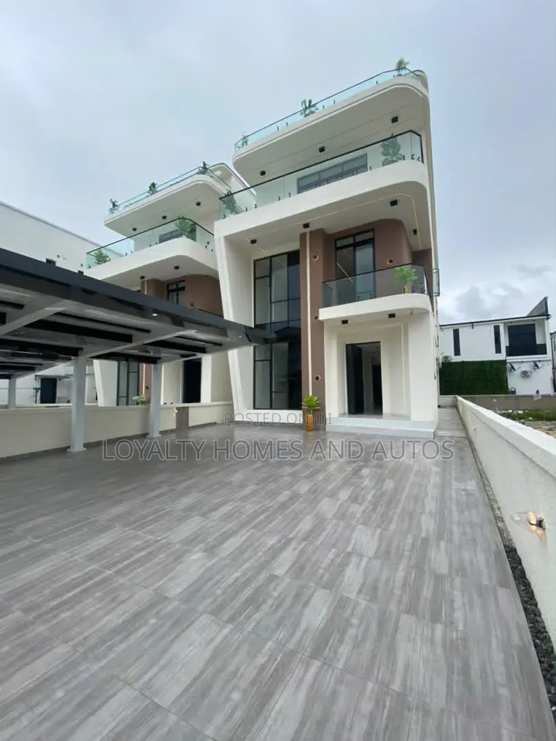 5bdrm Duplex in Chevron for sale in Chevron