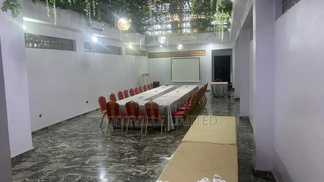 Serene Hall Floxy in Mabushi