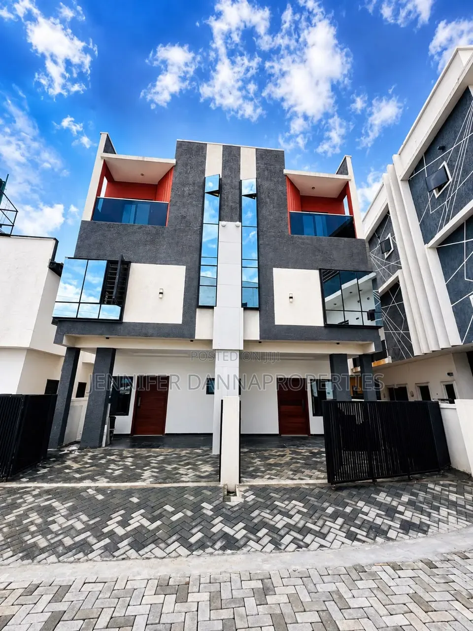 3bdrm Duplex in Ogombo for sale in Ogombo