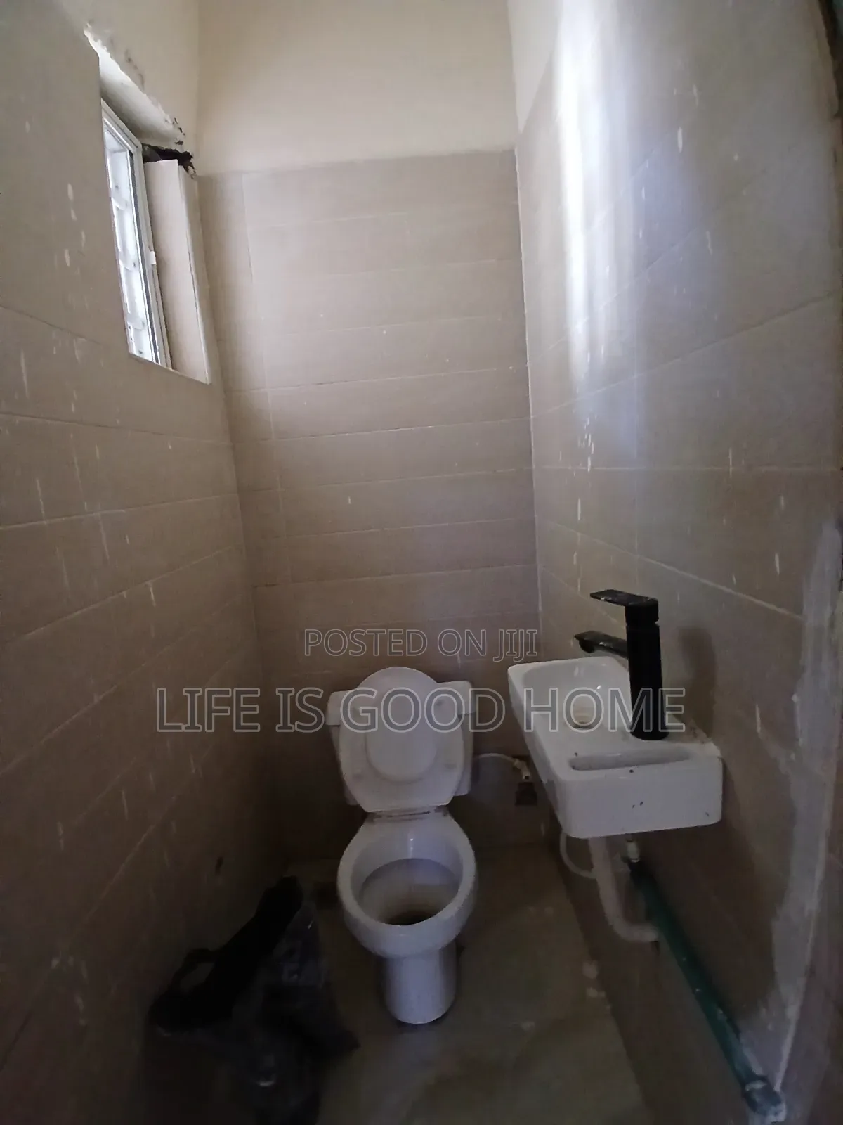 Studio Apartment in Royal  View, Chevron for rent in Chevron