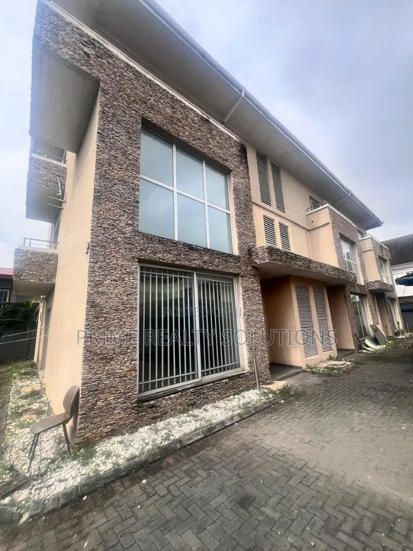 3bdrm Townhouse / Terrace in Lekki Phase 1 for rent in Lekki Phase 1