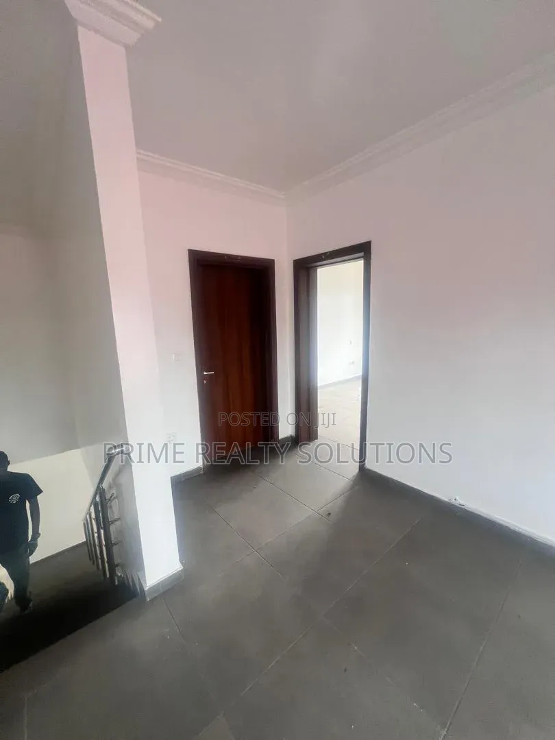 3bdrm Townhouse / Terrace in Lekki Phase 1 for rent in Lekki Phase 1