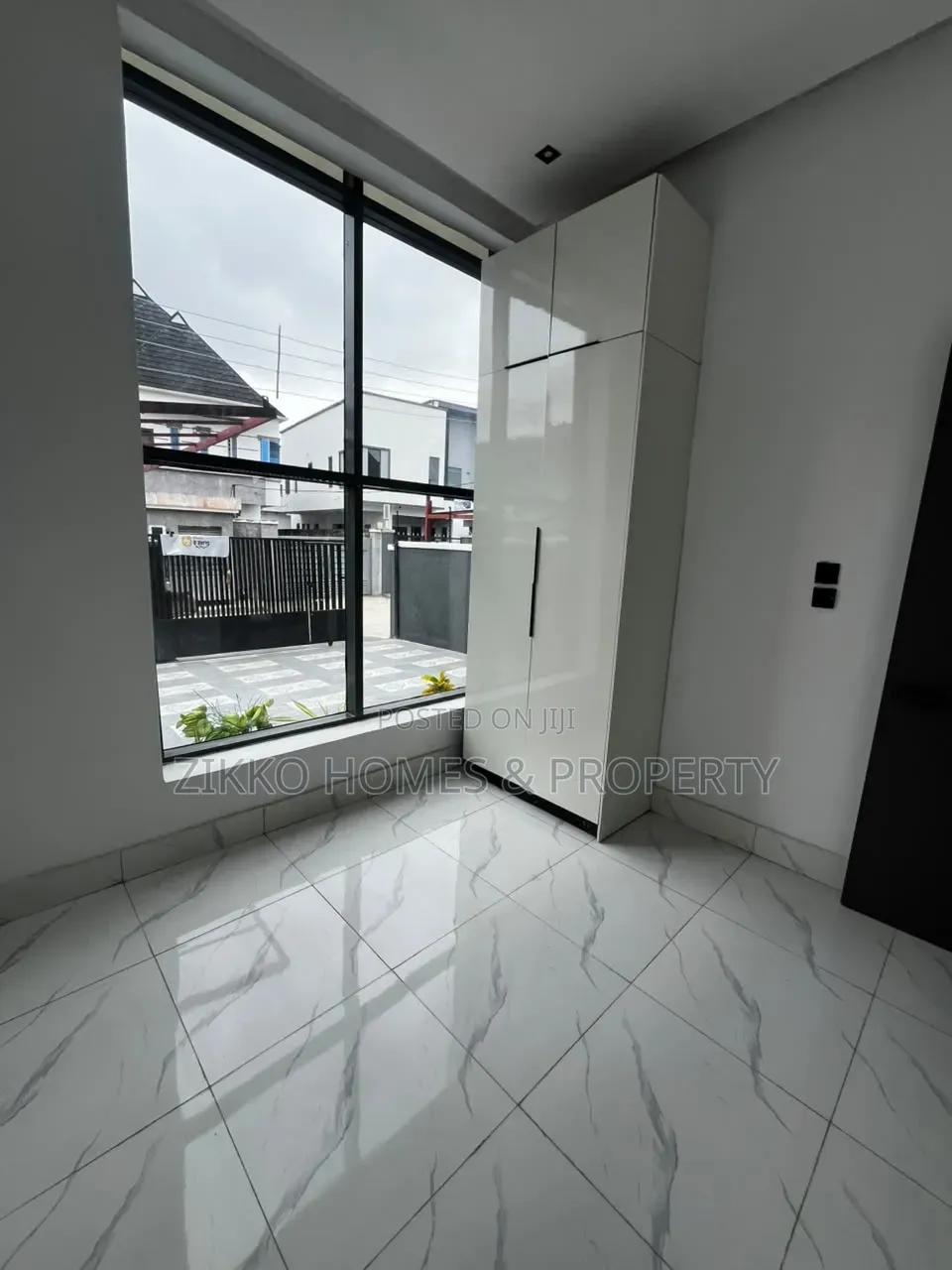 5bdrm Duplex in Sangotedo for sale in Sangotedo