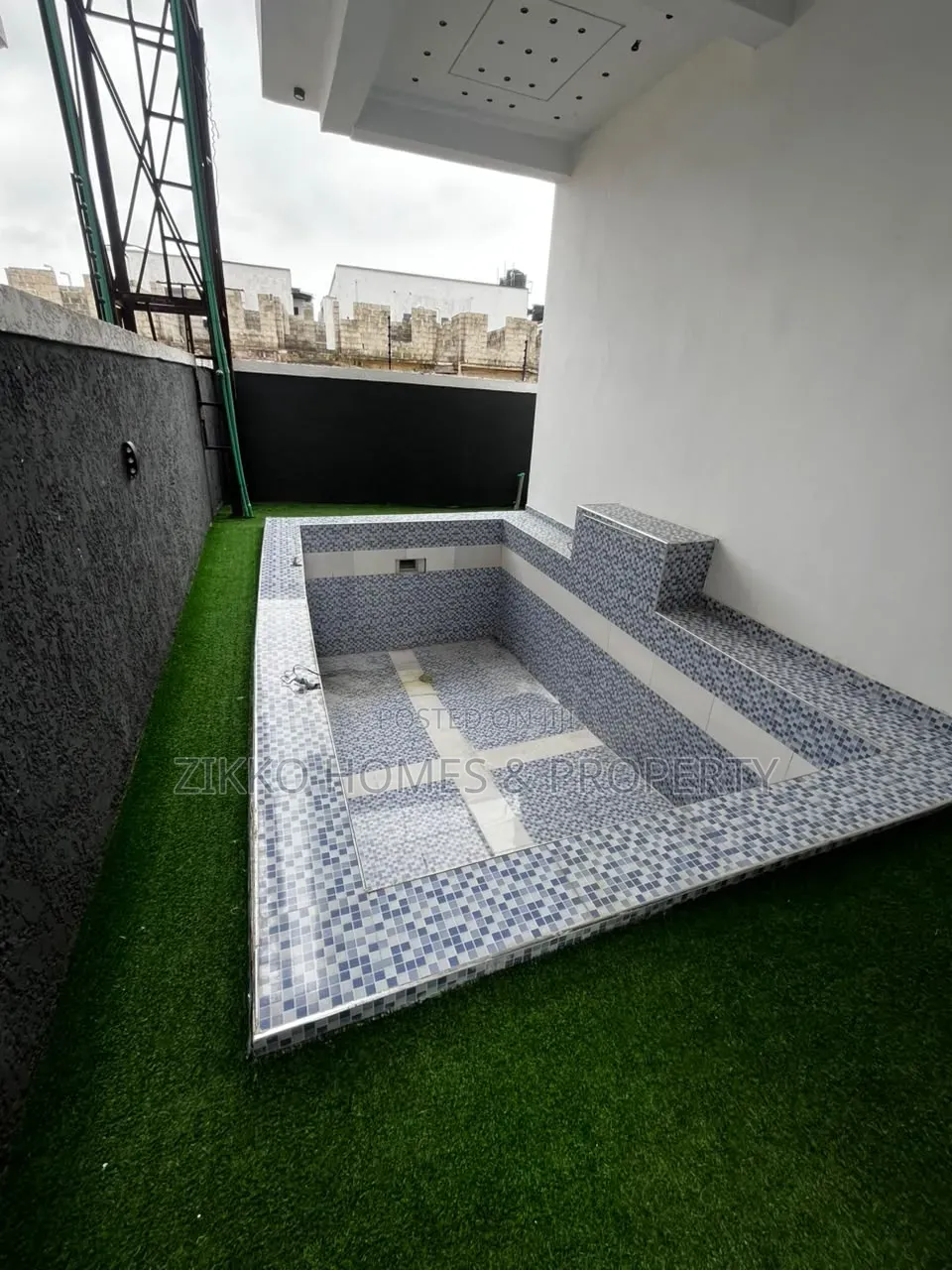 5bdrm Duplex in Sangotedo for sale in Sangotedo
