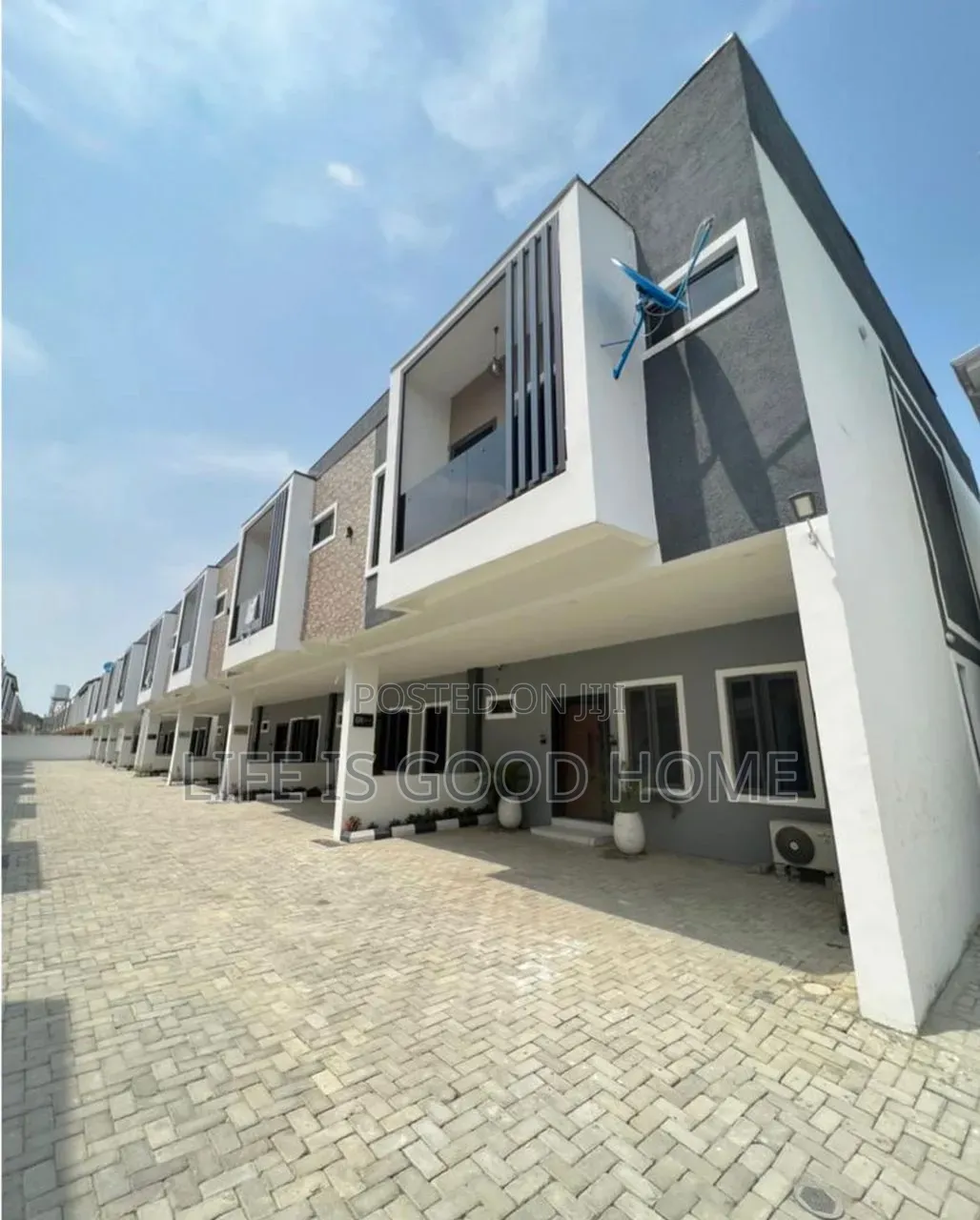 4bdrm Duplex in Royal  Pine, Chevron for sale in Chevron