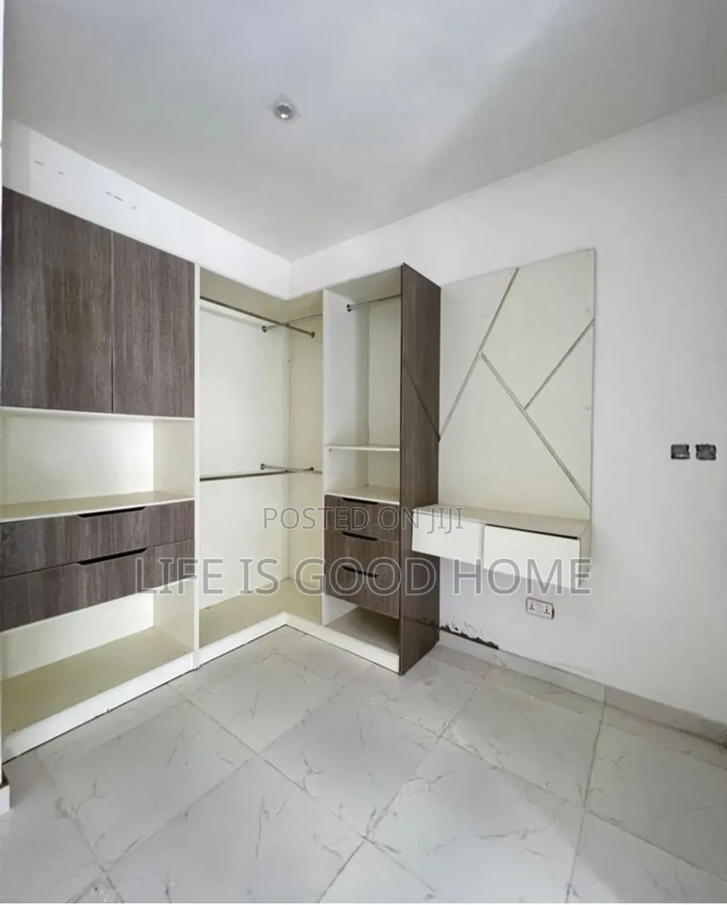 4bdrm Duplex in Royal  Pine, Chevron for sale in Chevron