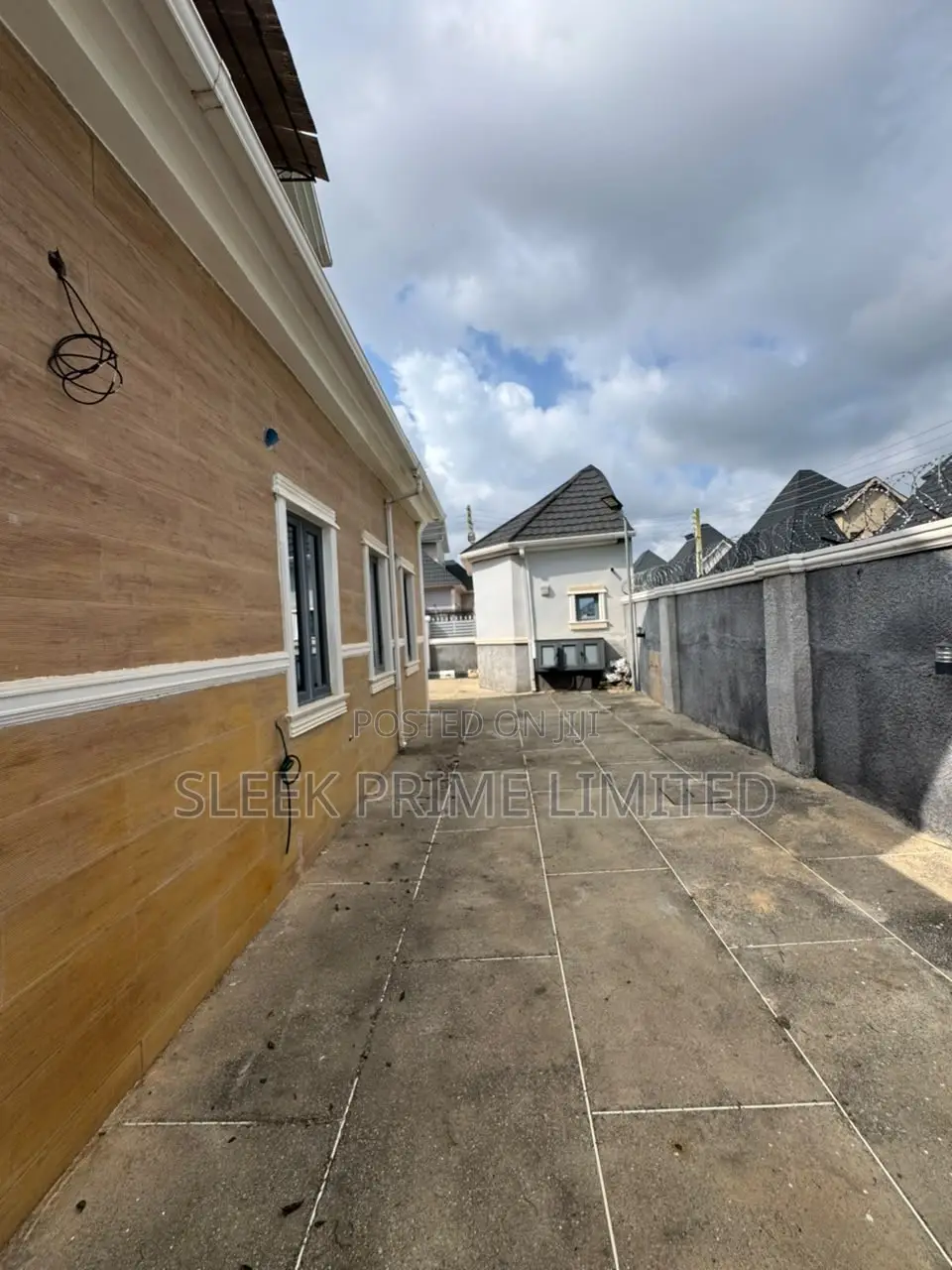 4bdrm Duplex in Lugbe District for rent in Lugbe District