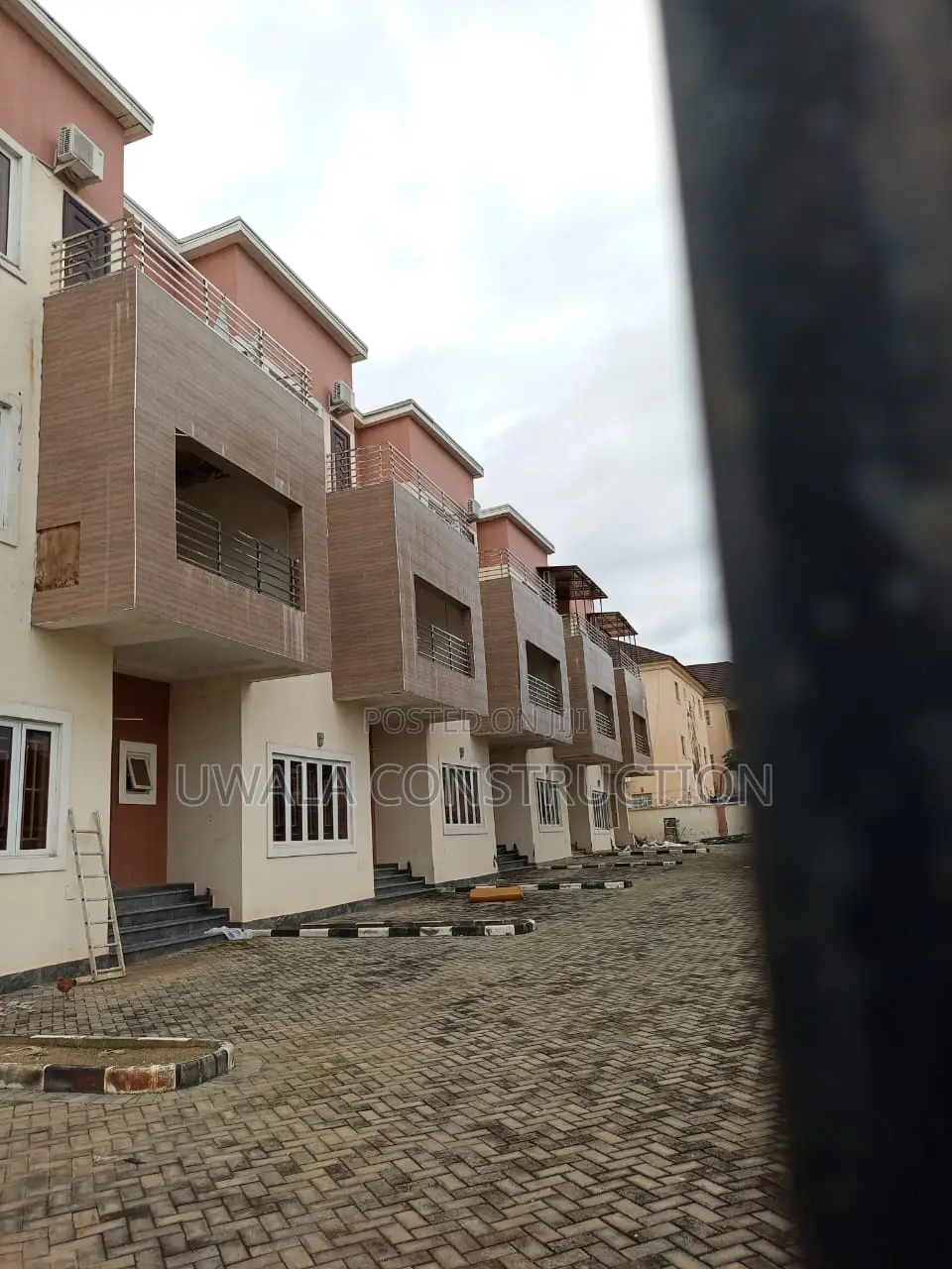 4bdrm Duplex in Kaura for sale in Kaura