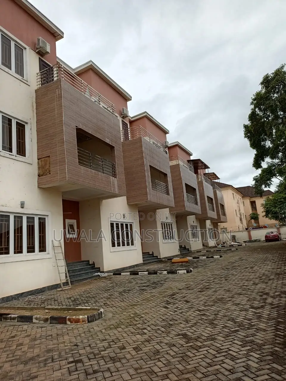 4bdrm Duplex in Kaura for sale in Kaura