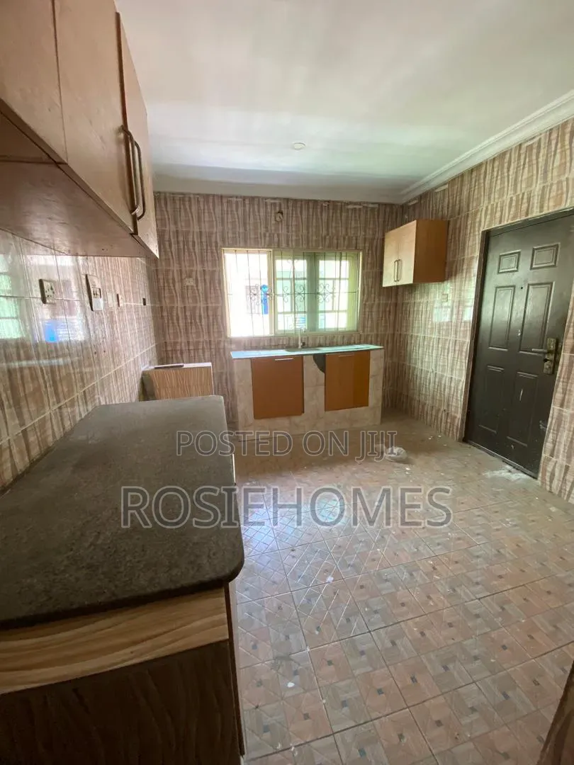 3bdrm Block of Flats in Goif, Lakowe for rent in Lakowe
