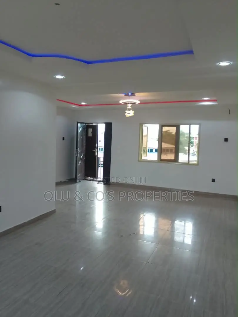 3bdrm Block of Flats in Wuse for sale in Zone 1 / Wuse