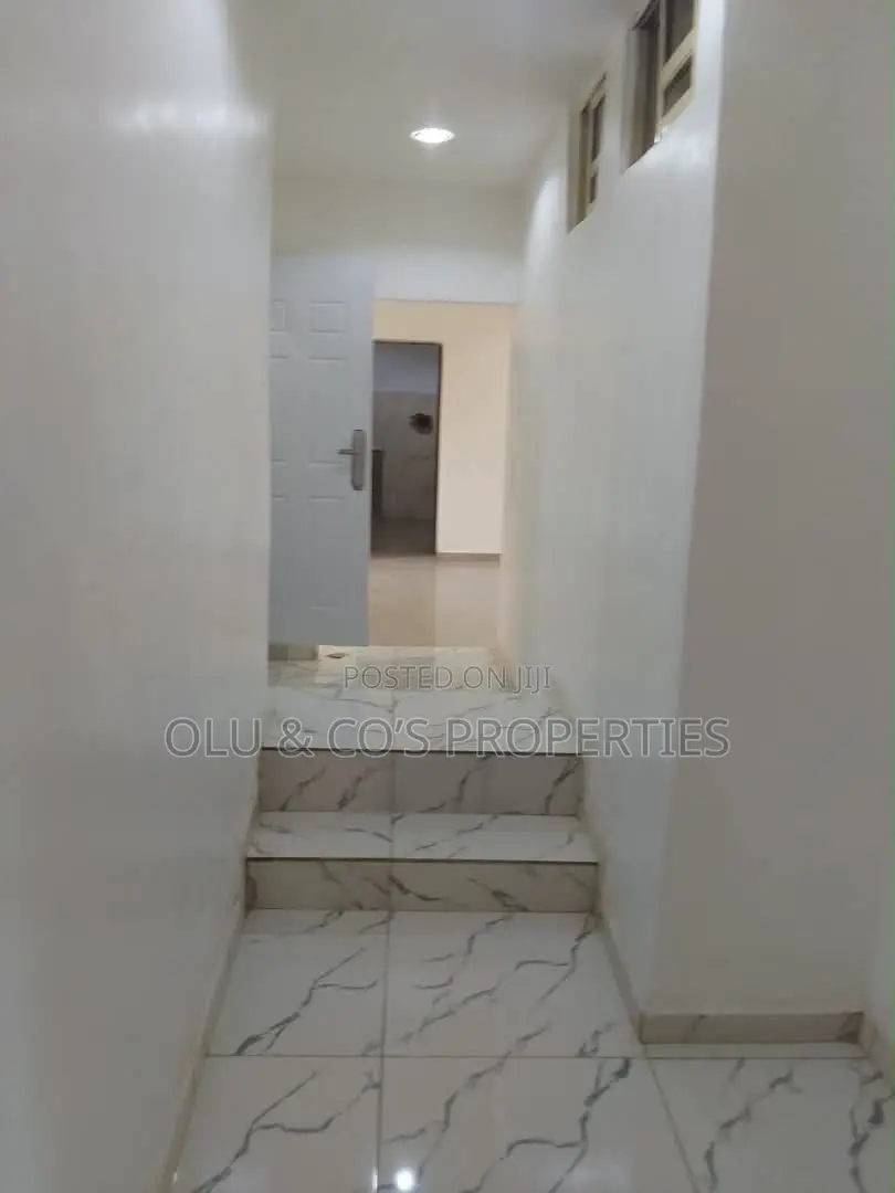 3bdrm Block of Flats in Wuse for sale in Zone 1 / Wuse