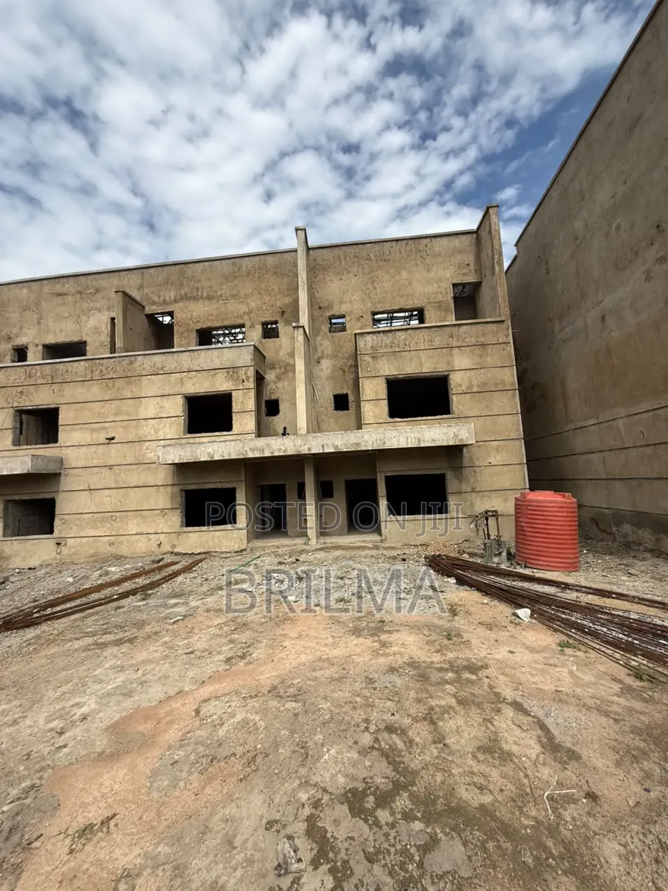 4bdrm Duplex in Life Camp for sale in Life Camp