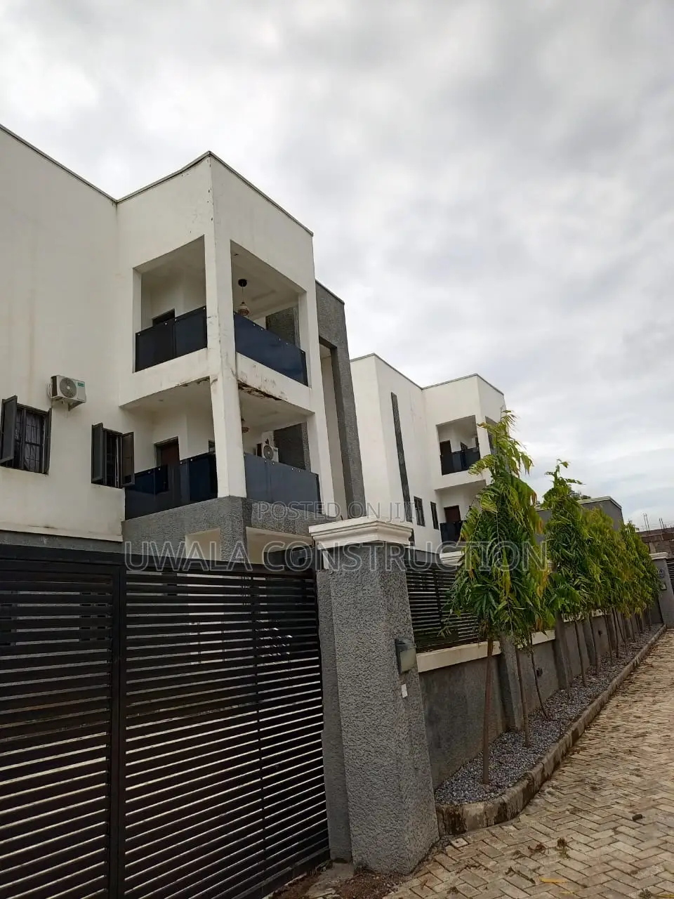 5bdrm Apartment in Kaura for sale in Kaura