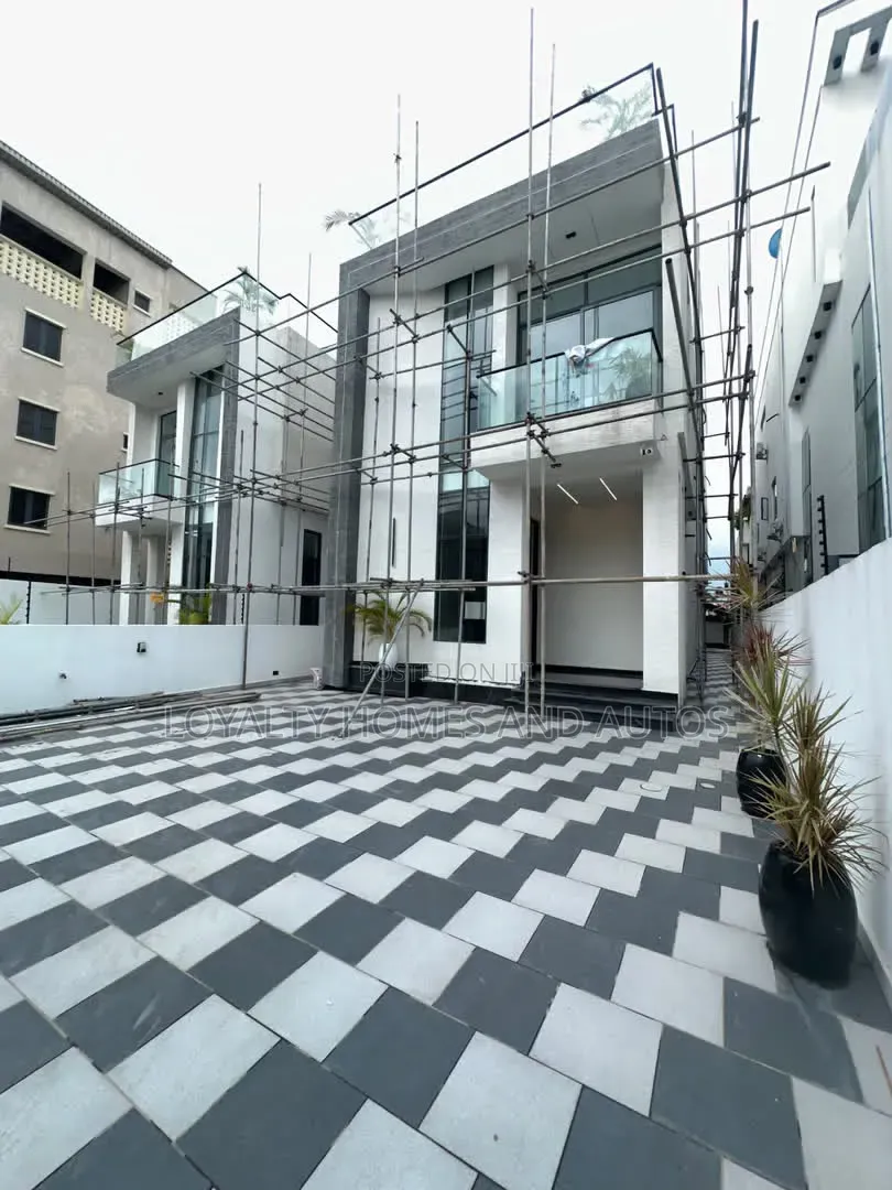5bdrm Duplex in Osapa london for sale in Osapa london