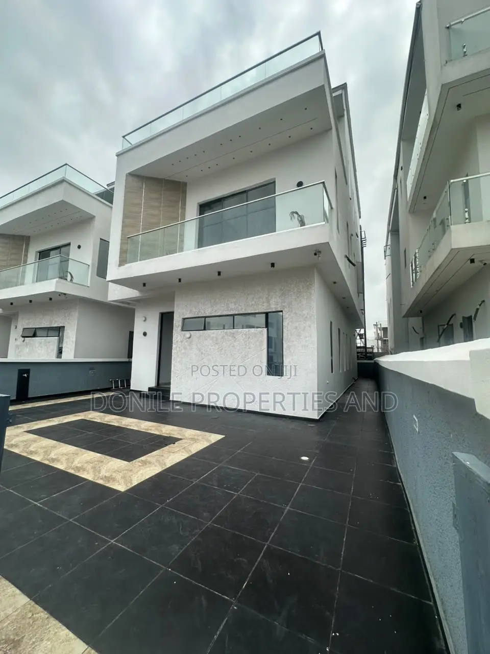 5bdrm Duplex in Rigiona View, Osapa london for sale in Osapa london