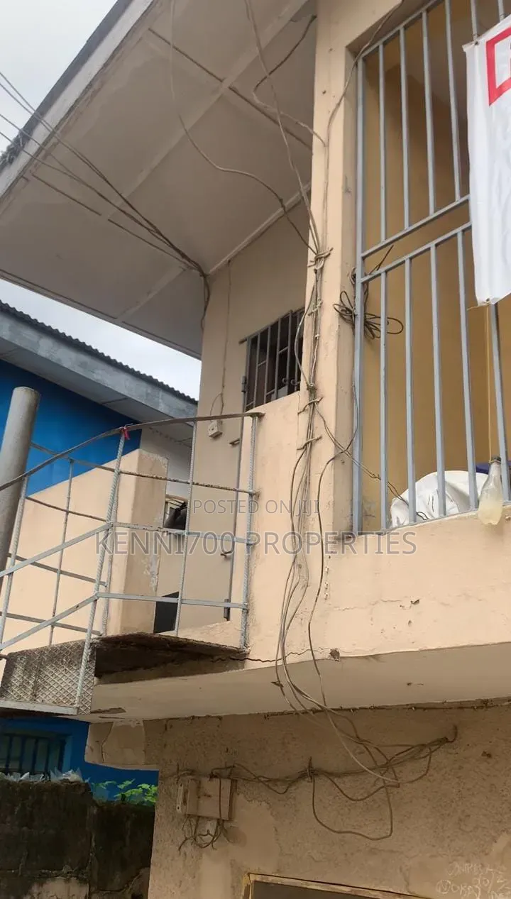 5bdrm Block of Flats in Kukoye Street, for sale in Ketu-Alapere
