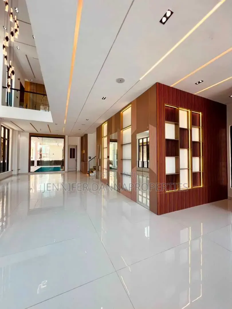 5bdrm Duplex in Ikota for sale in Ikota