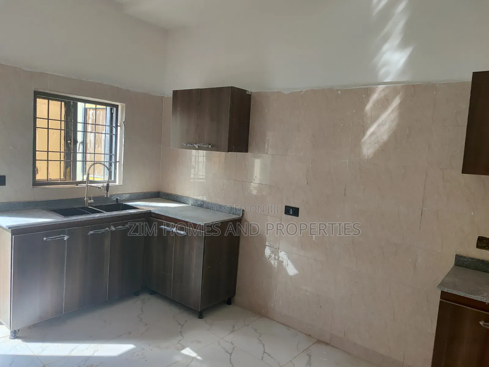 2bdrm Bungalow in Zim Homes And, Area 11 for rent in Area 11