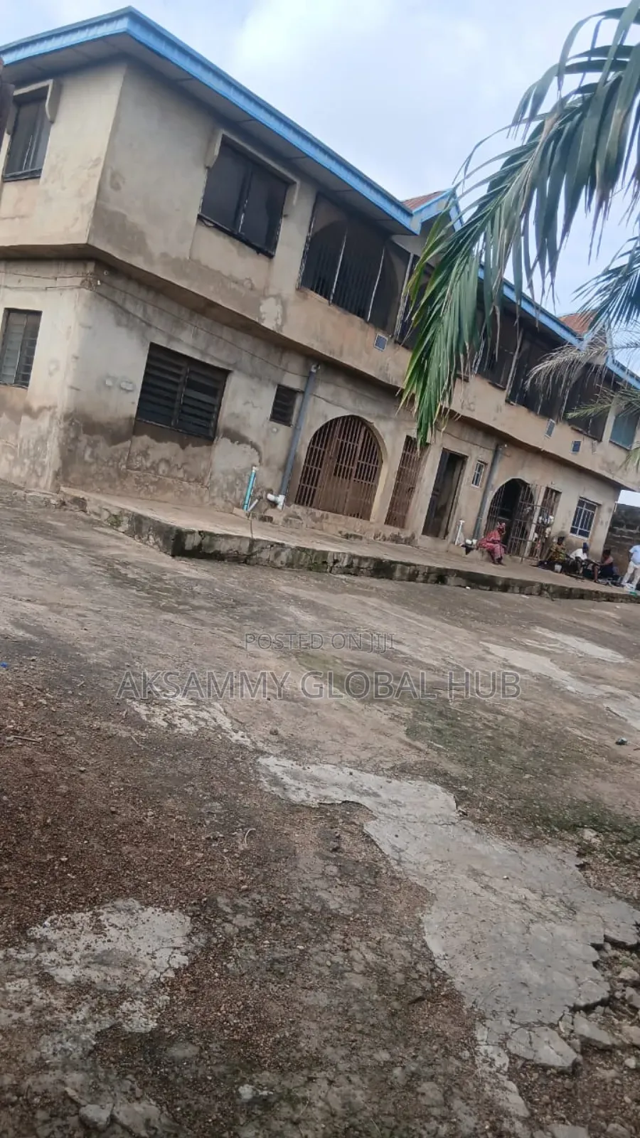 12bdrm Block of Flats in Muslim, Olorunsogo for sale in Olorunsogo
