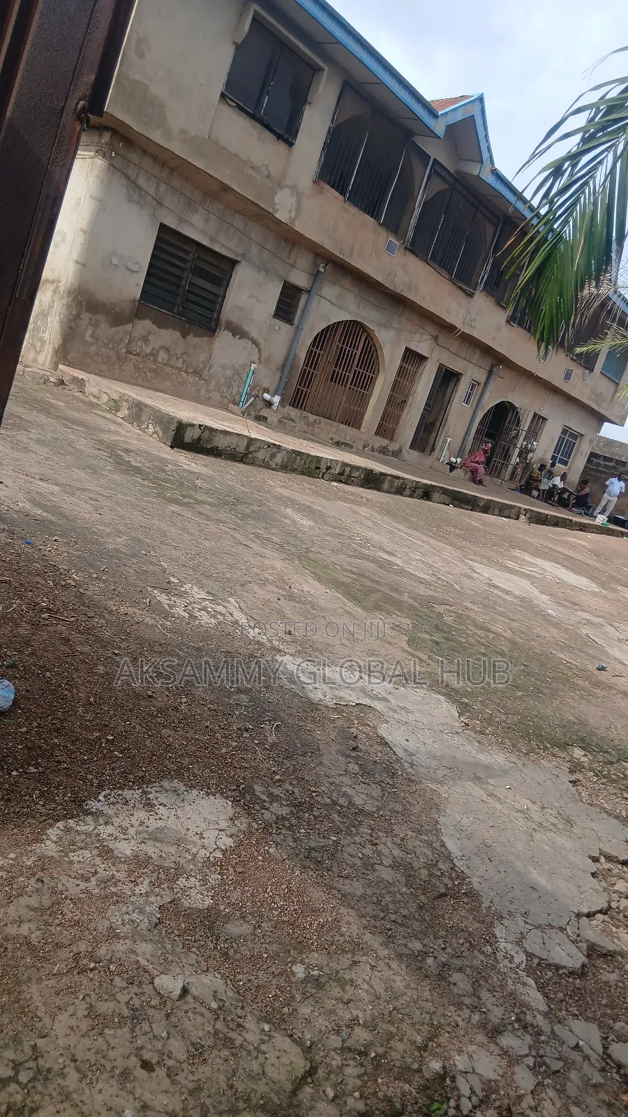 12bdrm Block of Flats in Muslim, Olorunsogo for sale in Olorunsogo