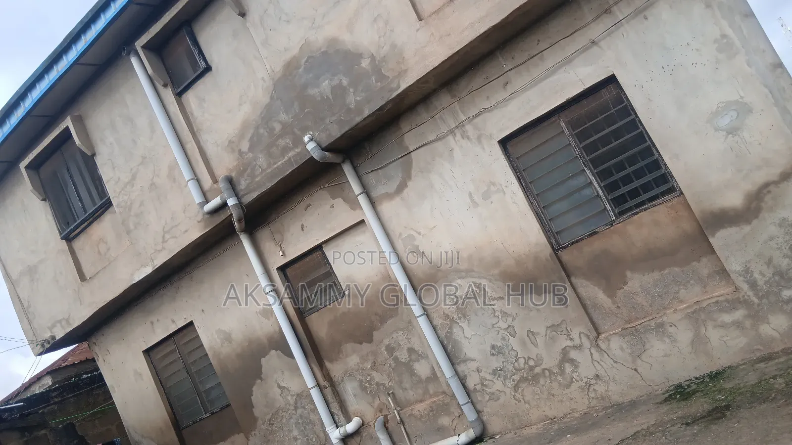 12bdrm Block of Flats in Muslim, Olorunsogo for sale in Olorunsogo